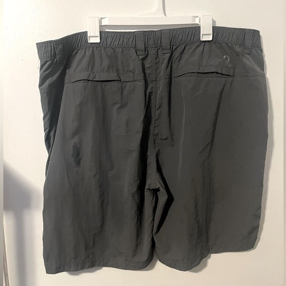 The American Outdoorsman Men’s Nylon Water Repellent Hiking Shorts - Picture 3 of 6